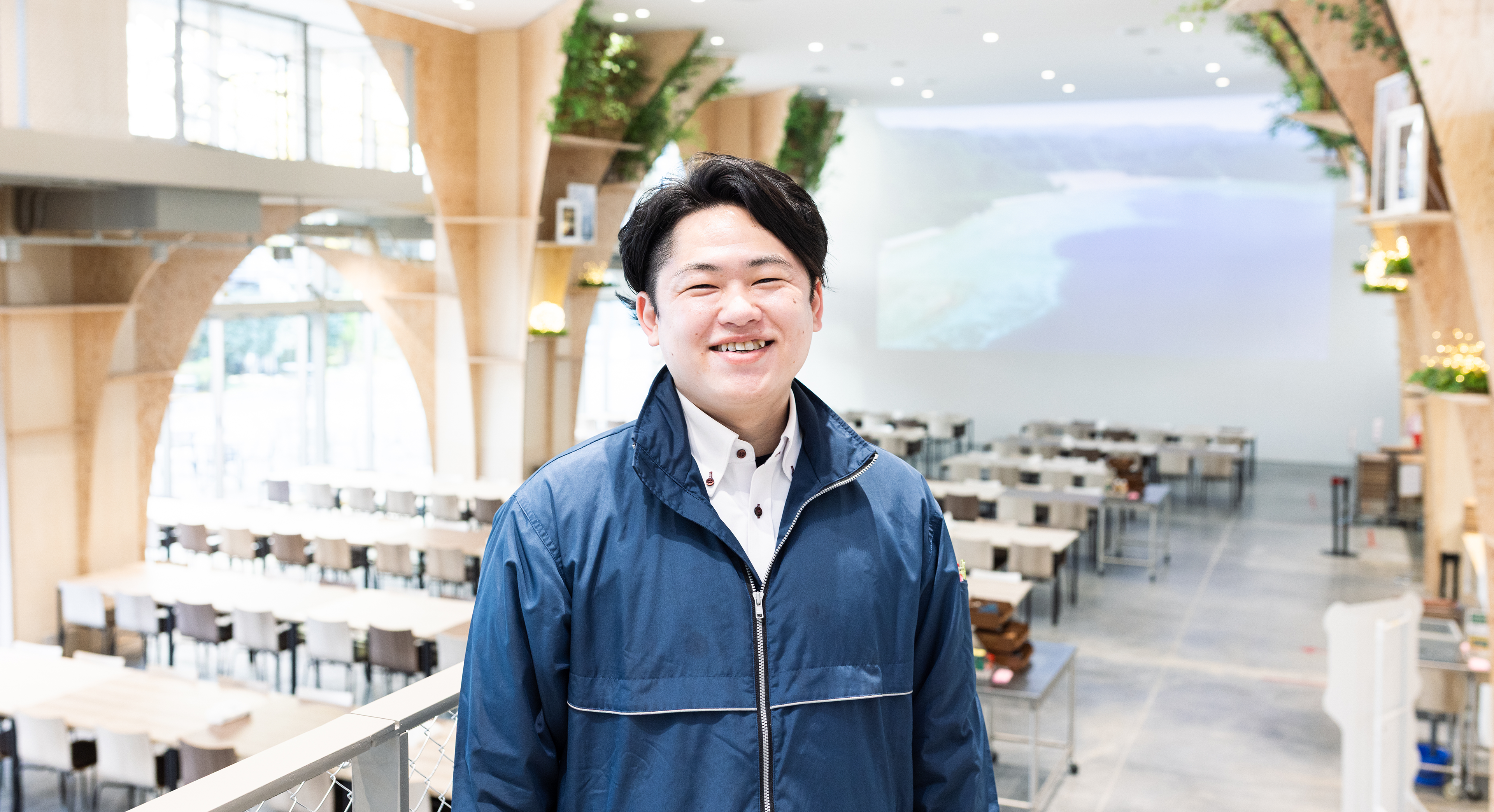 こんな設備を探していた！学生食堂の多様なあり方を後押しする、映像×音楽の演出サービス