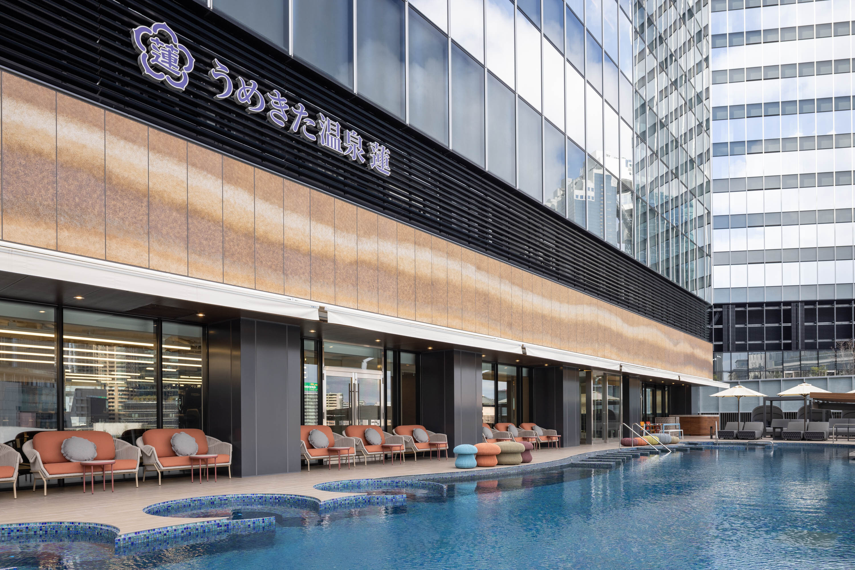 うめきた温泉 蓮 Wellbeing Parkの屋外プール