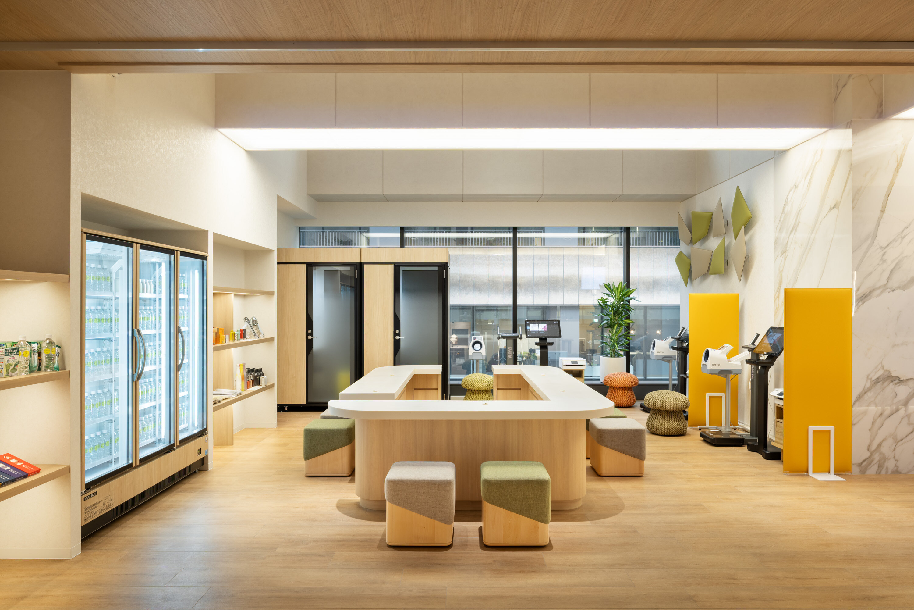 健康増進サロン,右側にはTANITAの体組成計