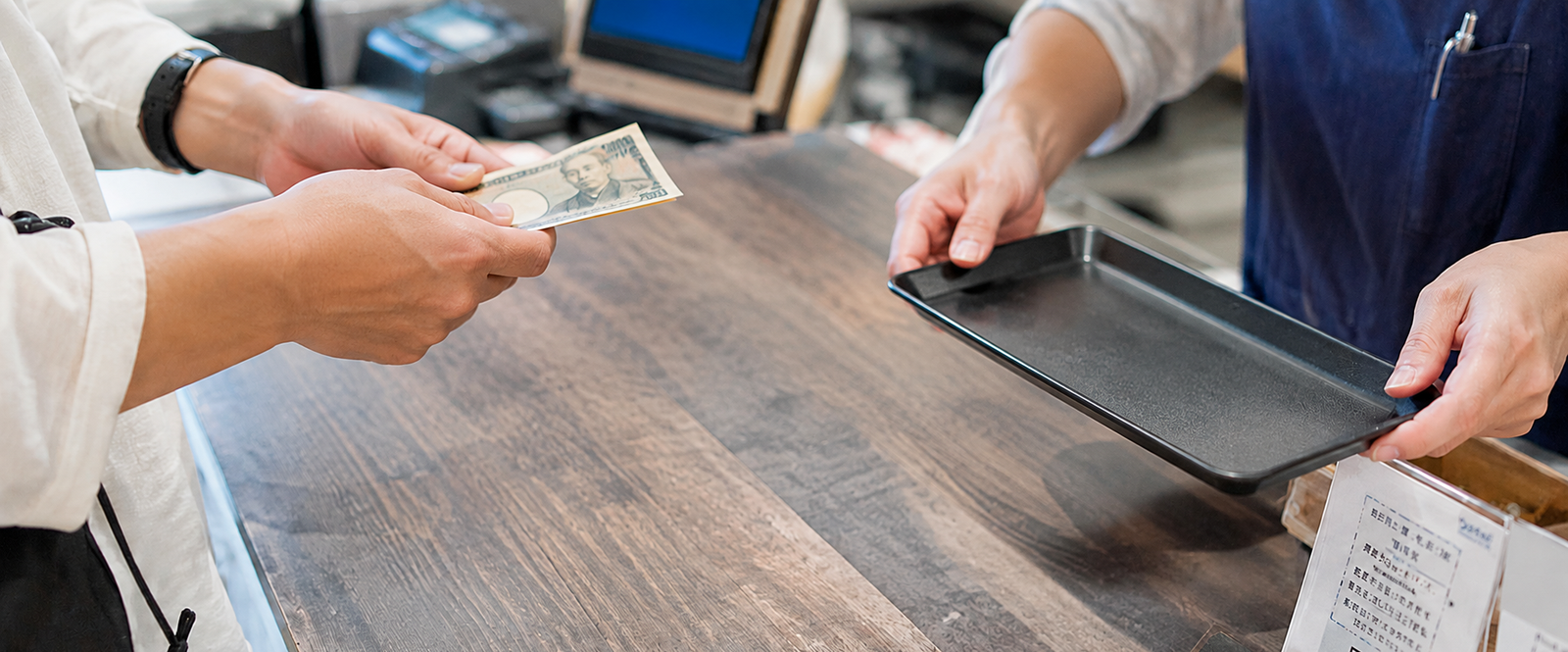 【2026年最新】店舗の決済手段は現金62%が最多、客の3割超が週1回以上「使えますか」と確認｜店舗経営者300人調査
