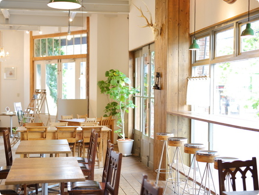 飲食店の人手不足の原因と解決策は？業務効率化・省人化を実現する方法を紹介