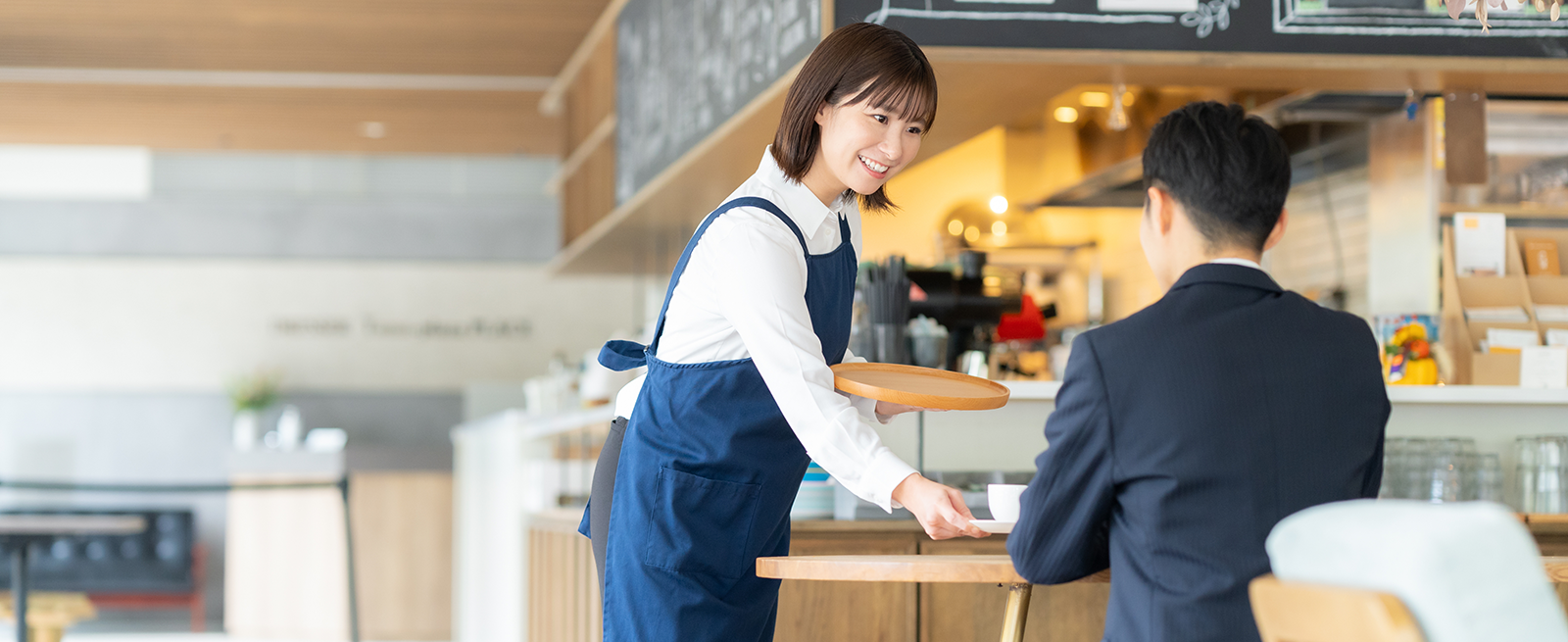 飲食店スタッフの教育方法とは？作業効率と人材育成を改善するコツを解説