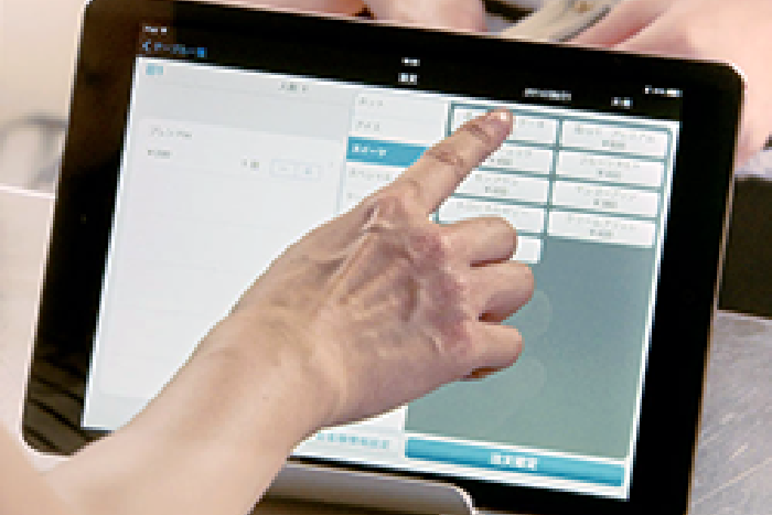 iPad（タブレット）レジとは？ 機能や導入費用から活用できる補助金まで解説