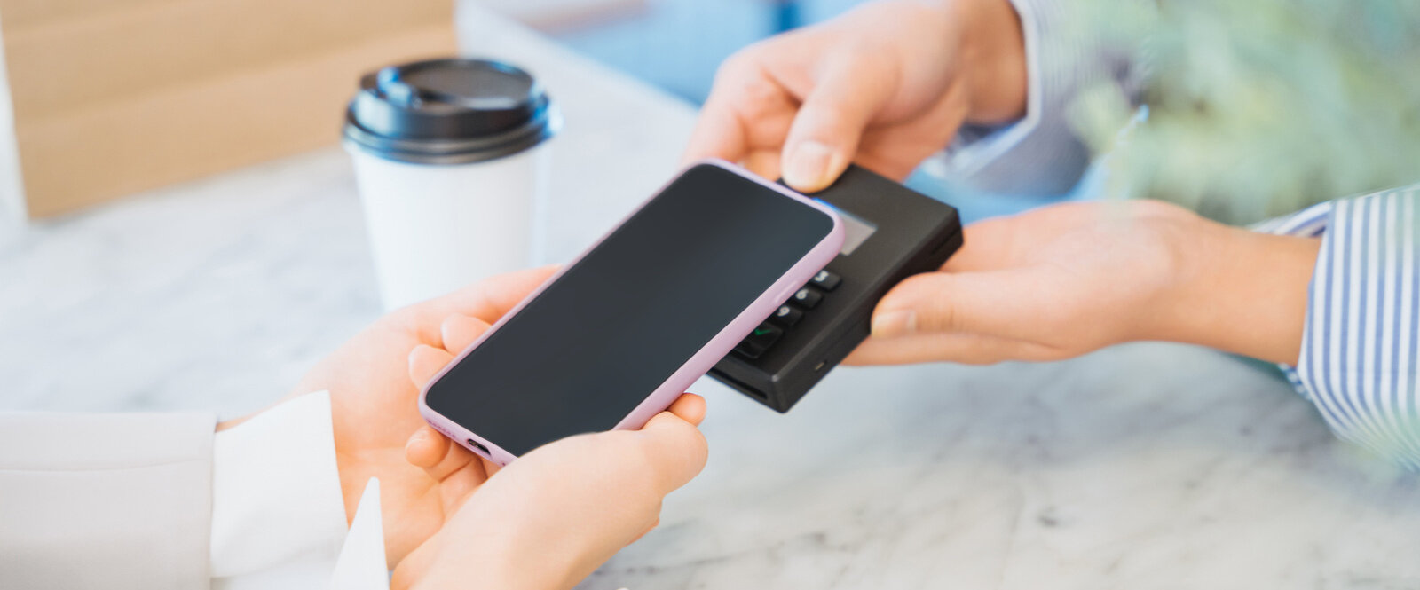 POSレジと連携する電子マネー決済は必要？メリットや注意点・導入手順を解説