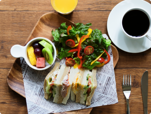 カフェ向けオーダーシステムの導入メリットや選び方、おすすめPOSレジを解説