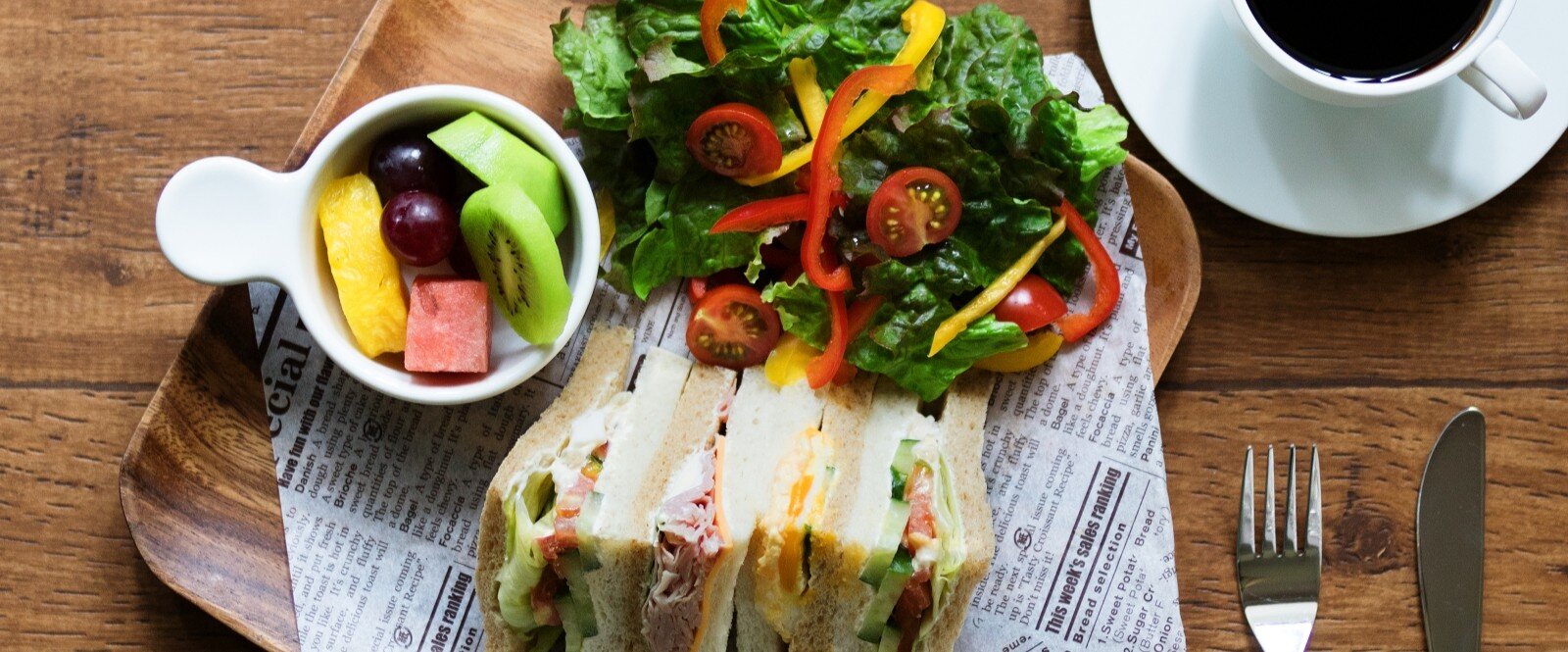 カフェ向けオーダーシステムの導入メリットや選び方、おすすめPOSレジを解説