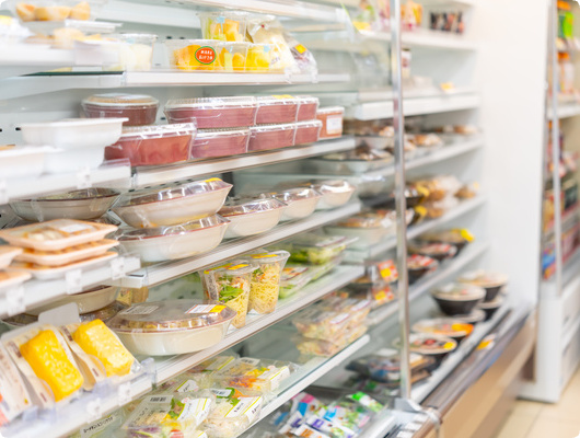 コンビニのゴミ箱への不法投棄を防ぐ！監視カメラ設置の重要性