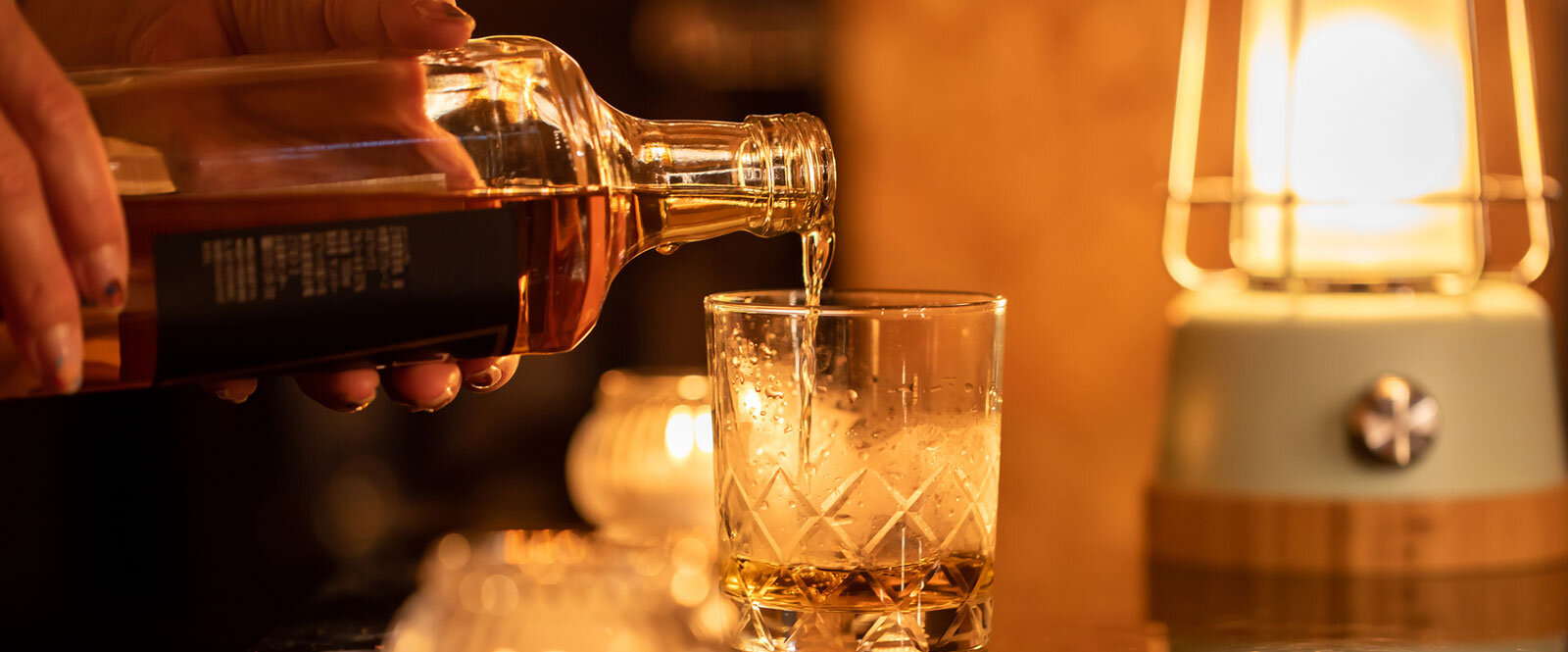 バーのBGMの基本｜ジャンル別おすすめの選び方ガイド