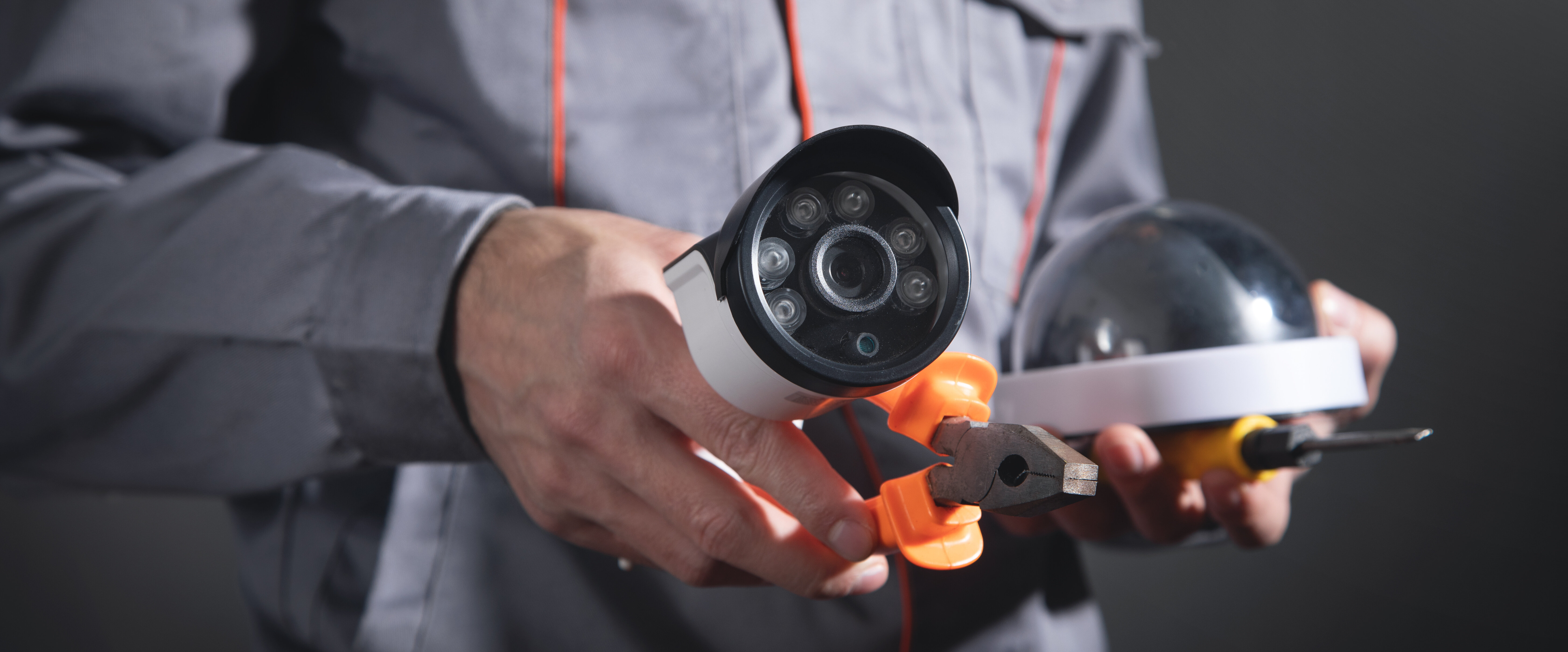 店舗への防犯カメラ取り付け方法は？設置手順や注意点を解説